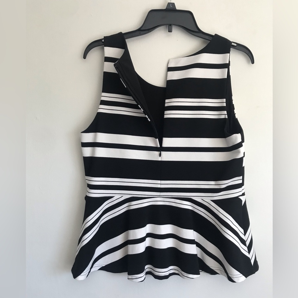 International concepts striped tank with flirty waist band. Petite size large - Picture 2 of 4